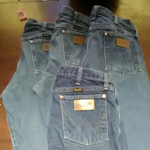 4 pairs of Men's Wrangler jeans - Picture 3 of 3